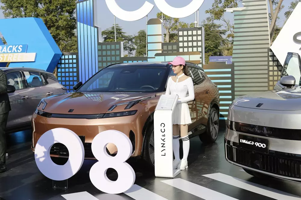 Gian trưng bày xe của Lynk&Co tại Triển lãm Phương tiện di chuyển Việt Nam 2025