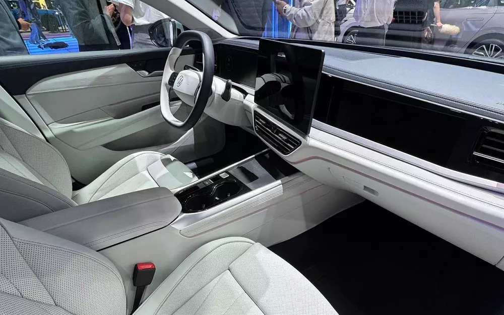 Khoang lái của Volkswagen Passat ePro Khoang lái của Volkswagen Passat ePro