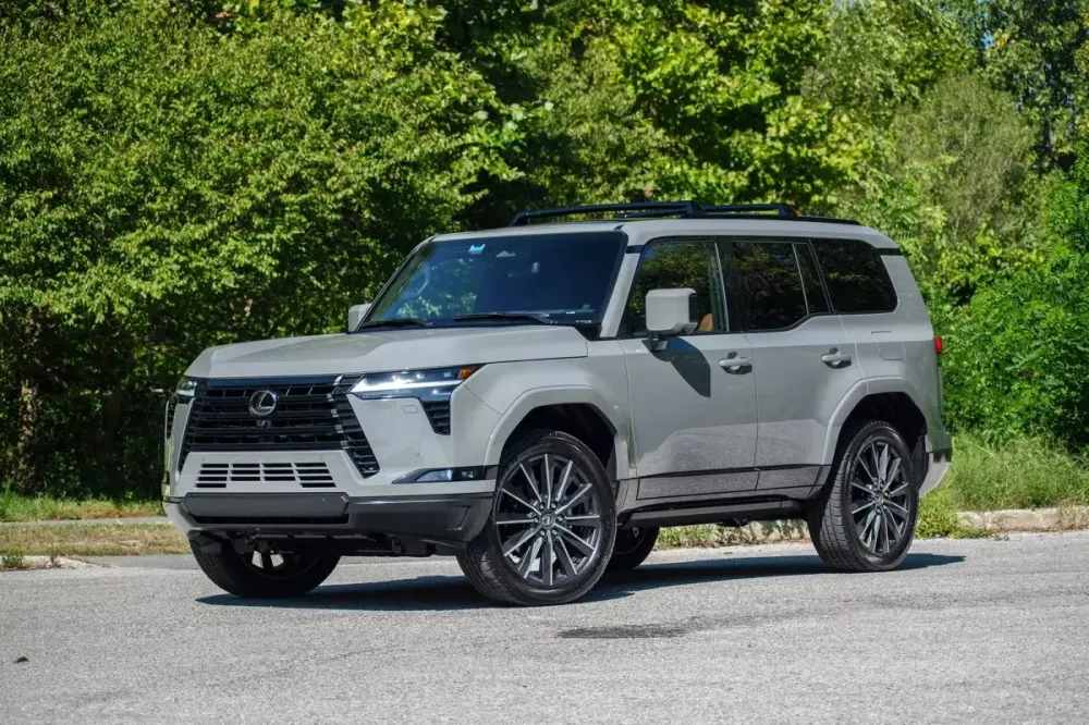 Lexus tụt 3 bậc trong top 10 thương hiệu ô tô đáng tin cậy nhất năm 2026 vì mẫu SUV đang bán tại Việt Nam