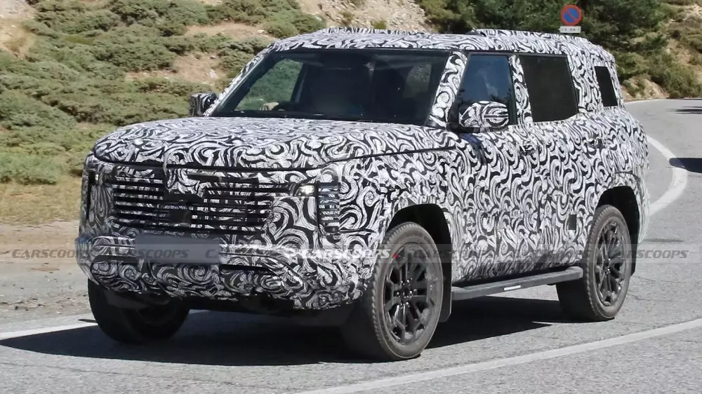 Mẫu xe bí ẩn của Mitsubishi bị bắt gặp trên đường chạy thử Mẫu xe bí ẩn của Mitsubishi bị bắt gặp trên đường chạy thử