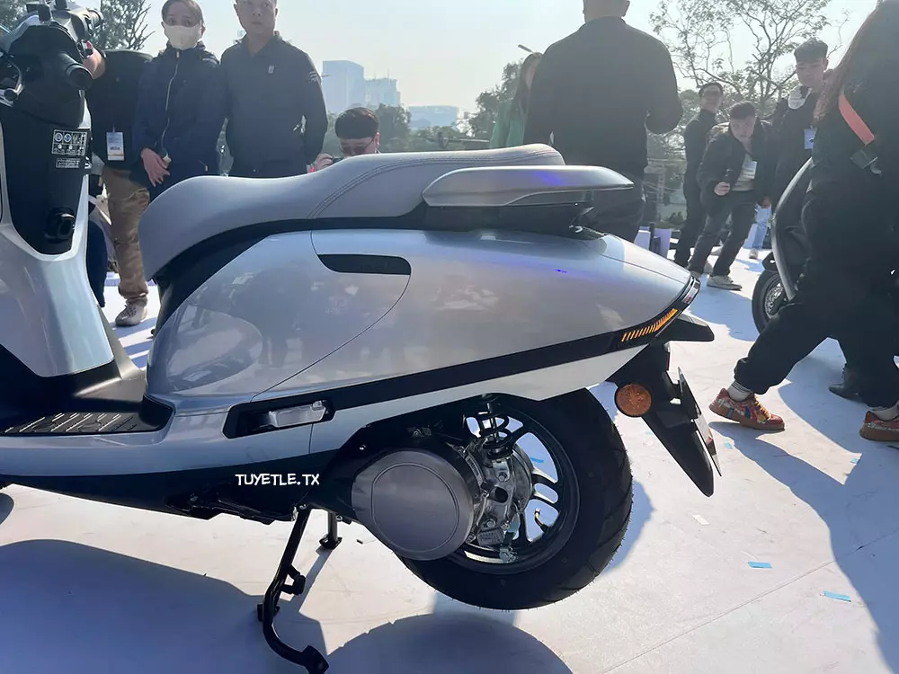 Mô-tơ điện của Honda UC3 nằm trên bánh sau Mô-tơ điện của Honda UC3 nằm trên bánh sau