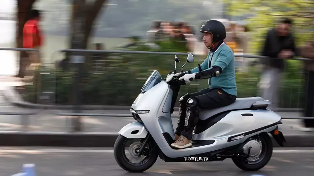 Honda UC3 sở hữu phạm vi di chuyển 120 km sau một lần sạc đầy pin Honda UC3 sở hữu phạm vi di chuyển 120 km sau một lần sạc đầy pin