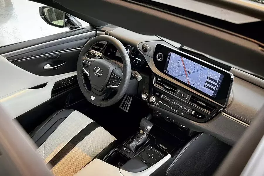 Nội thất sang trọng và cao cấp của Lexus ES