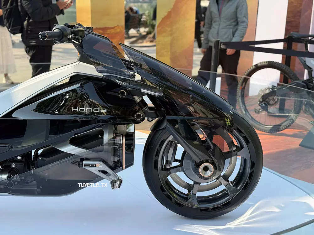 Honda EV Outlier là xe dẫn động 2 bánh Honda EV Outlier là xe dẫn động 2 bánh