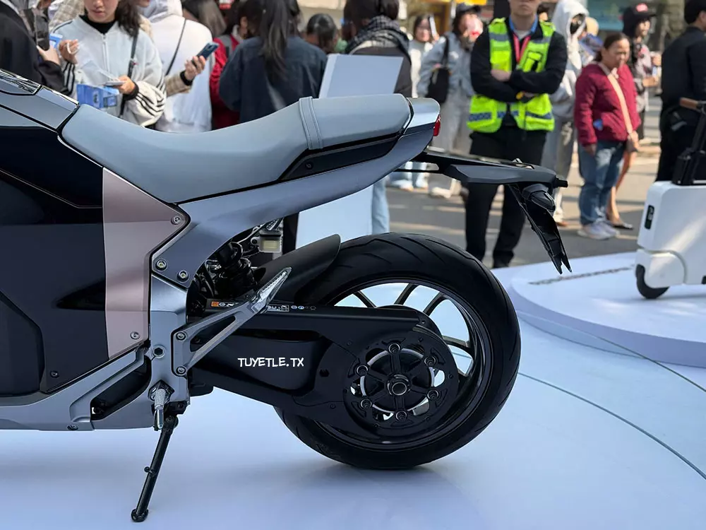 Honda WN7 sở hữu đèn hậu tách rời với đèn báo rẽ Honda WN7 sở hữu đèn hậu tách rời với đèn báo rẽ