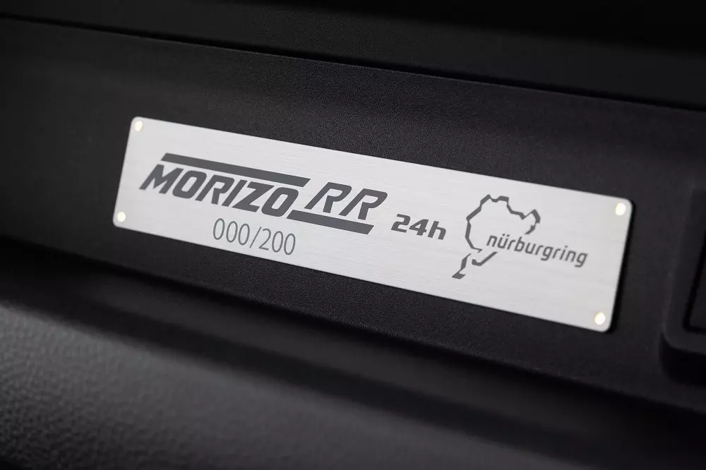 Tấm biển đánh số thứ tự xuất xưởng của Toyota GR Yaris Morizo RR Tấm biển đánh số thứ tự xuất xưởng của Toyota GR Yaris Morizo RR