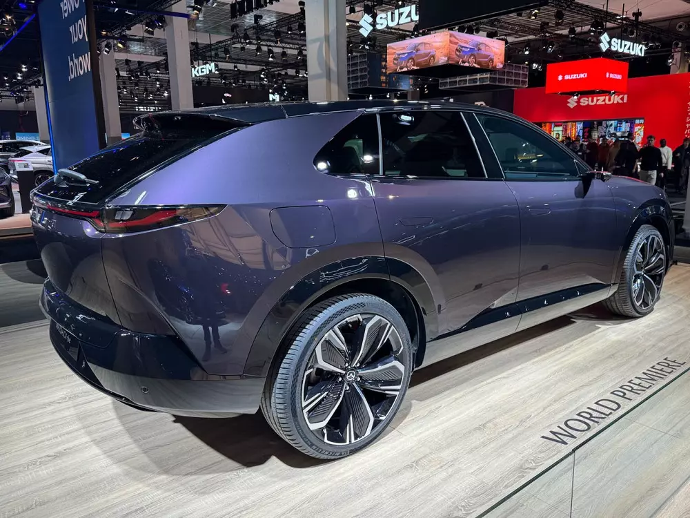 Mazda CX-6e chỉ có 1 tùy chọn động cơ.