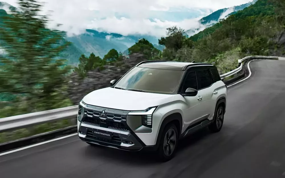 Mitsubishi Destinator