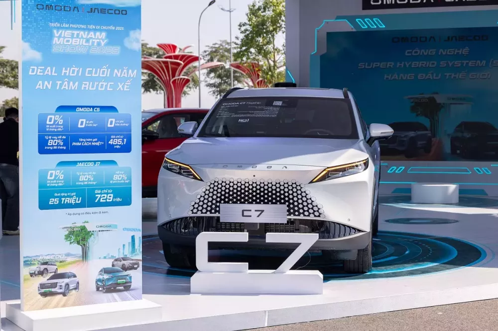 Omoda C7 sở hữu lưới tản nhiệt giống Lexus RX