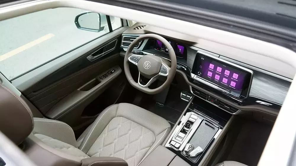 Volkswagen Viloran sở hữu nội thất rộng rãi và tiện nghi