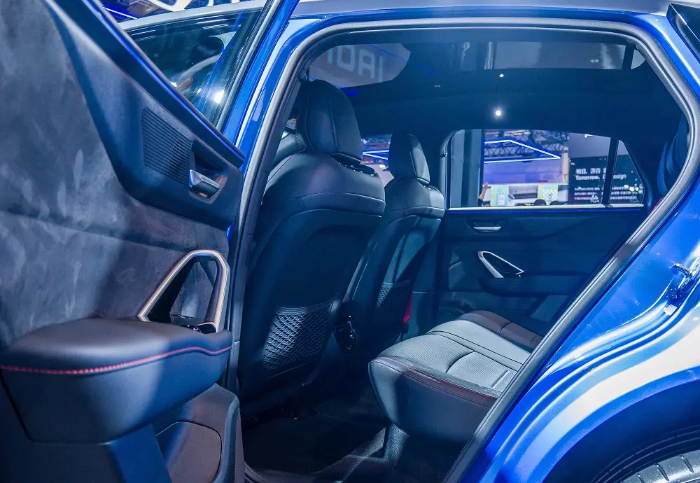 Hàng ghế sau của Foxtron Bria