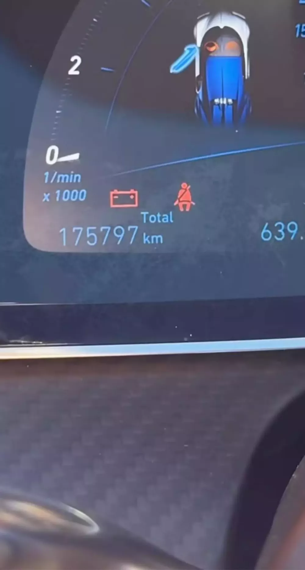 Chiếc siêu xe Bugatti Chiron có số ODO lên đến 175.797 km