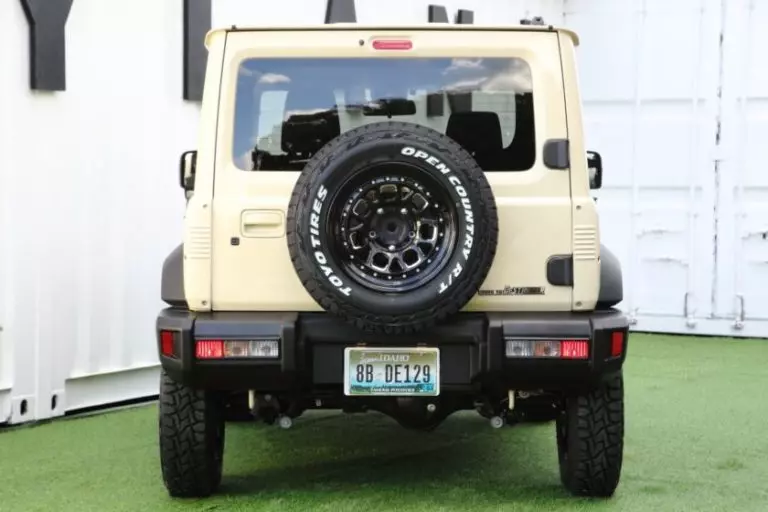 Suzuki Jimny độ có thêm đèn hậu mới Suzuki Jimny độ có thêm đèn hậu mới