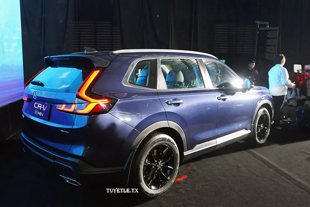 Đây là lần đầu tiên Honda CR-V e:HEV được lắp ráp ở Việt Nam.