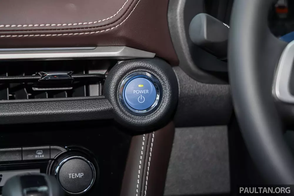 Toyota Vios Hybrid dùng nút bấm khởi động máy màu xanh Toyota Vios Hybrid dùng nút bấm khởi động máy màu xanh