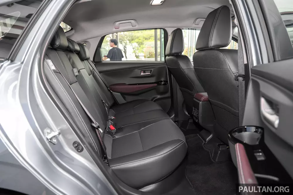 Hàng ghế sau của Toyota Vios Hybrid Hàng ghế sau của Toyota Vios Hybrid