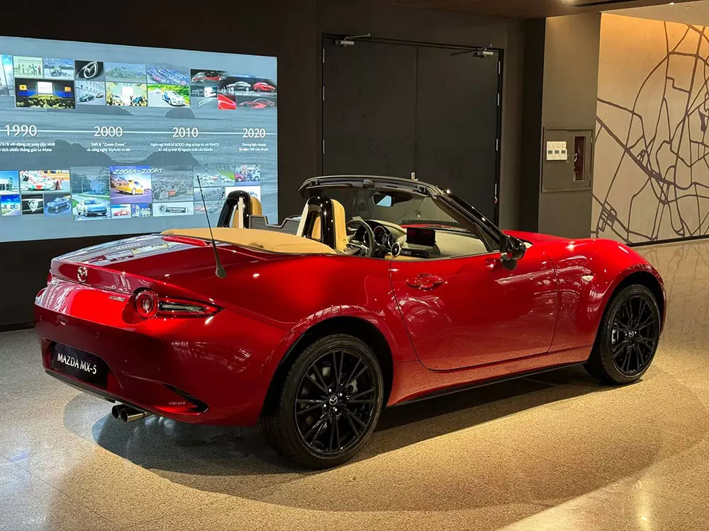 Chưa rõ Mazda MX-5 ở Việt Nam dùng động cơ nào
