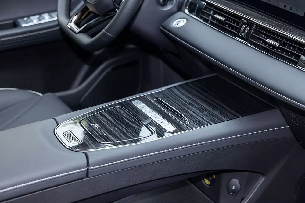 Cụm điều khiển trung tâm của Omoda C5 HEV 