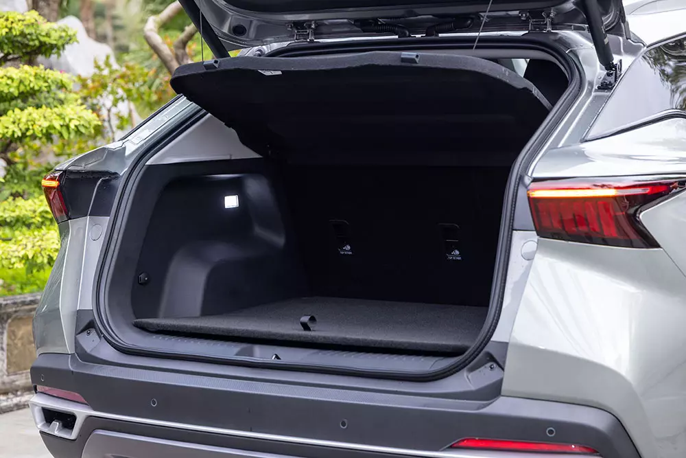 Khoang hành lý phía sau của Omoda C5 HEV 