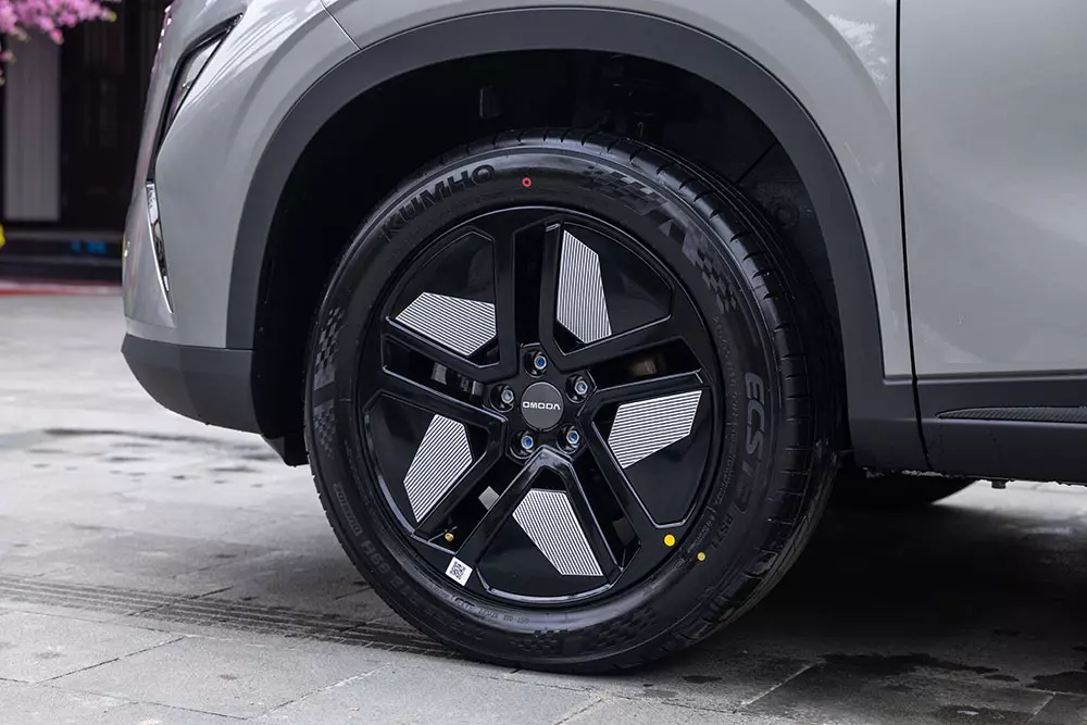 Bộ mâm hợp kim mới của Omoda C5 HEV 