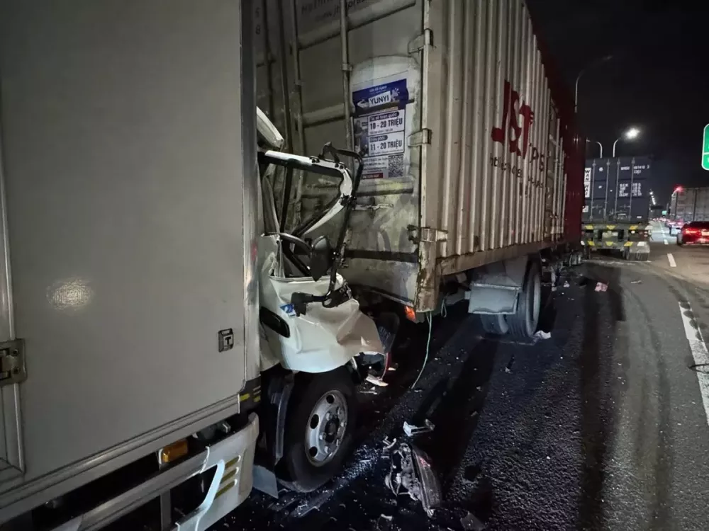 Hiện trường vụ tai nạn liên hoàn.