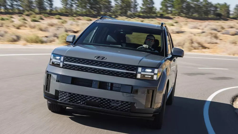 Thiết kế của Hyundai Santa Fe thế hệ mới là đề tài gây không ít tranh cãi