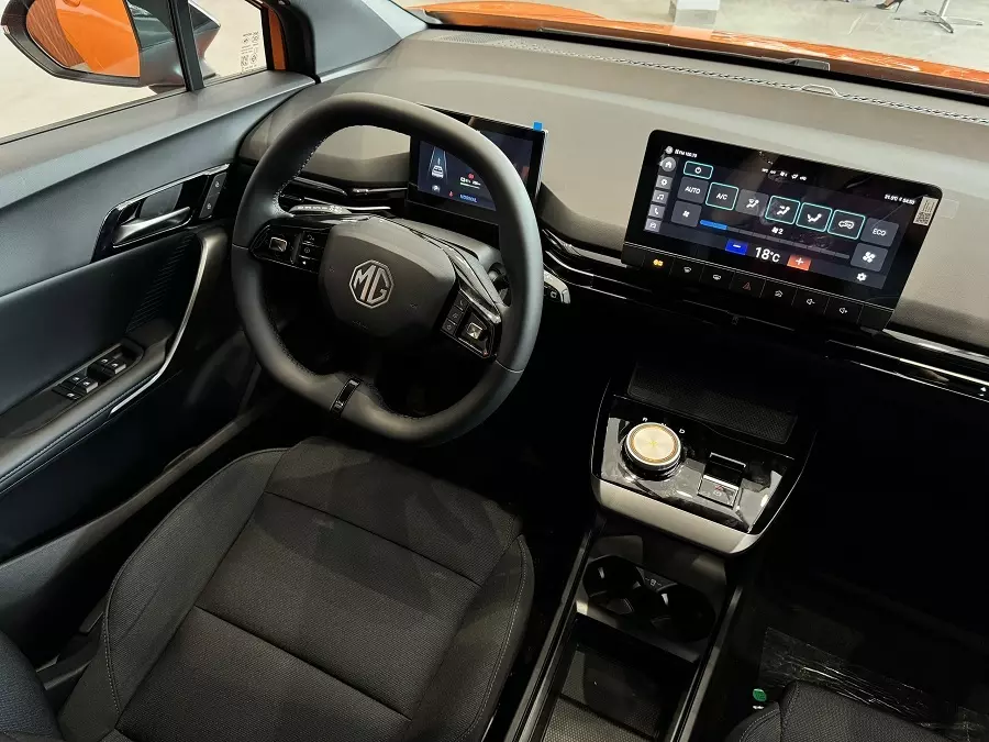 Khoang lái của MG4