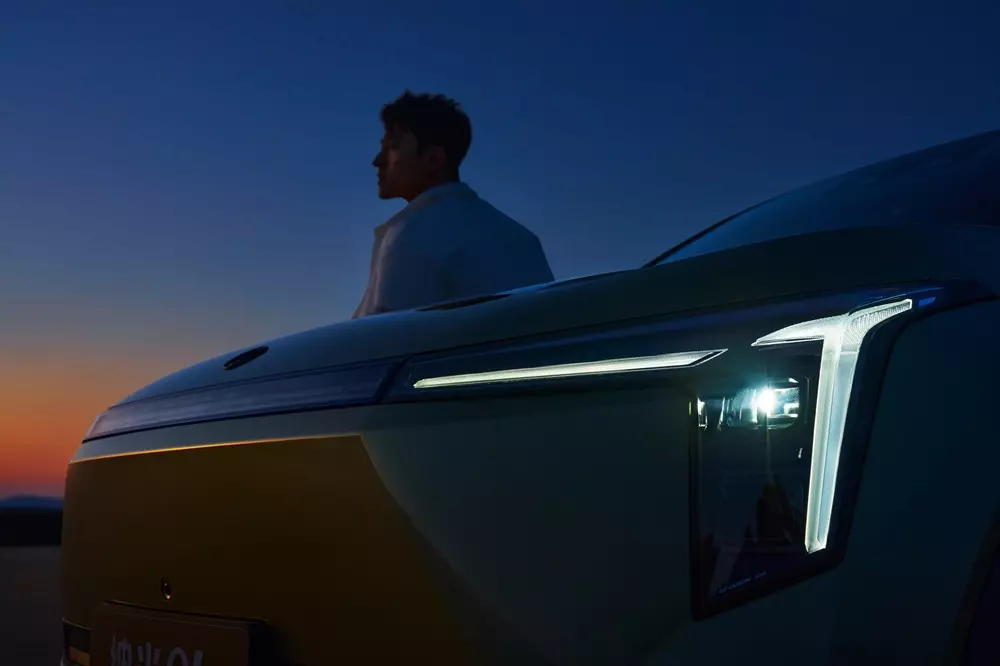 Cận cảnh đèn pha của Dongfeng Vigo 