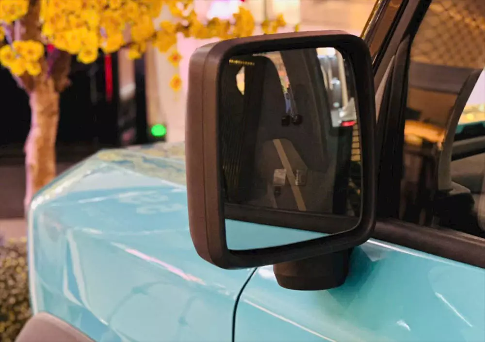 VinFast VF 3 Plus 2026 được trang bị gương chiếu hậu chỉnh điện mới