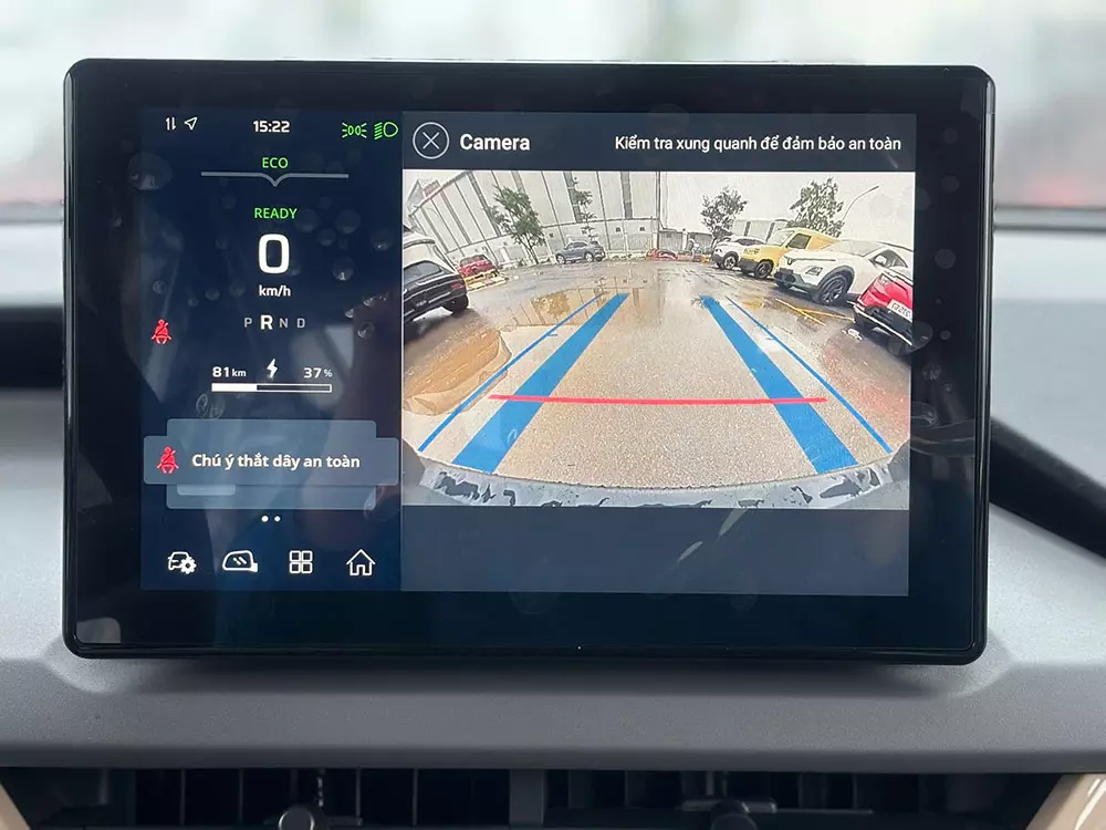 VinFast VF 3 lần đầu tiên được trang bị camera lùi