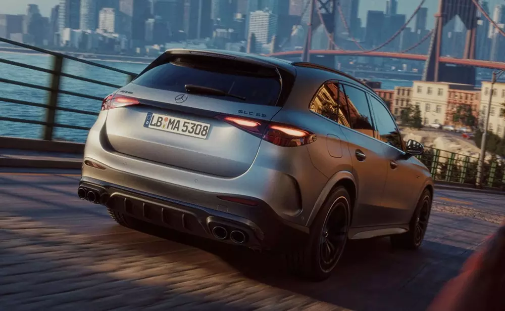 Mercedes-AMG GLC 53 2026 có chế độ drift