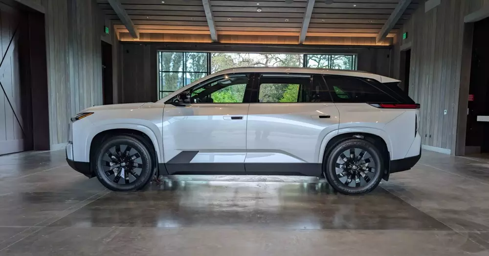 Toyota Highlander 2026 tăng mạnh chiều dài cơ sở