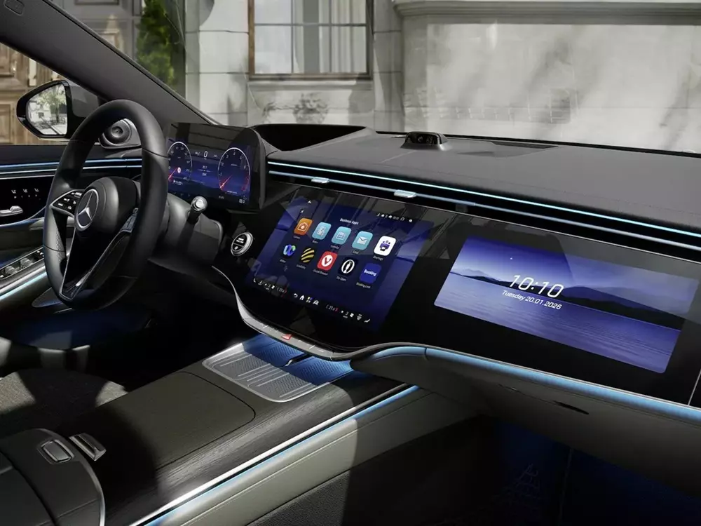 Khoang lái của Mercedes-Benz S-Class 2026 bản thấp