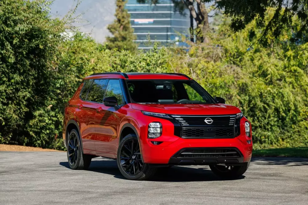 Là bản sao của Mitsubishi Outlander nhưng Nissan X-Trail thế hệ mới lại đắt hơn nhiều