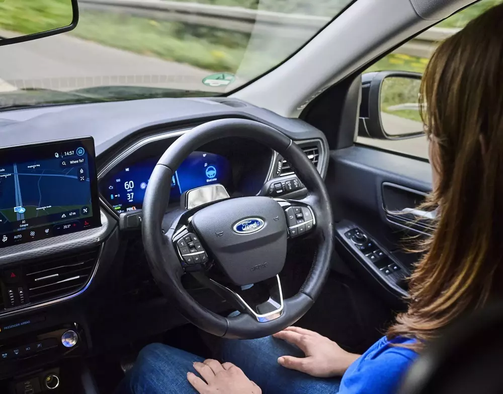 Ford Escape 2026 có hệ thống BlueCruise cho phép lái xe rảnh tay