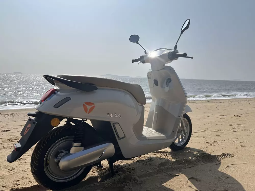 YADEA Osta sở hữu phong cách thiết kế Neo-Retro