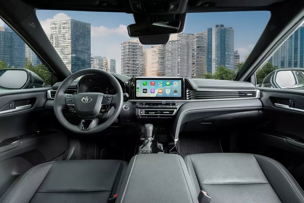 Khoang lái tiện nghi của Toyota Camry