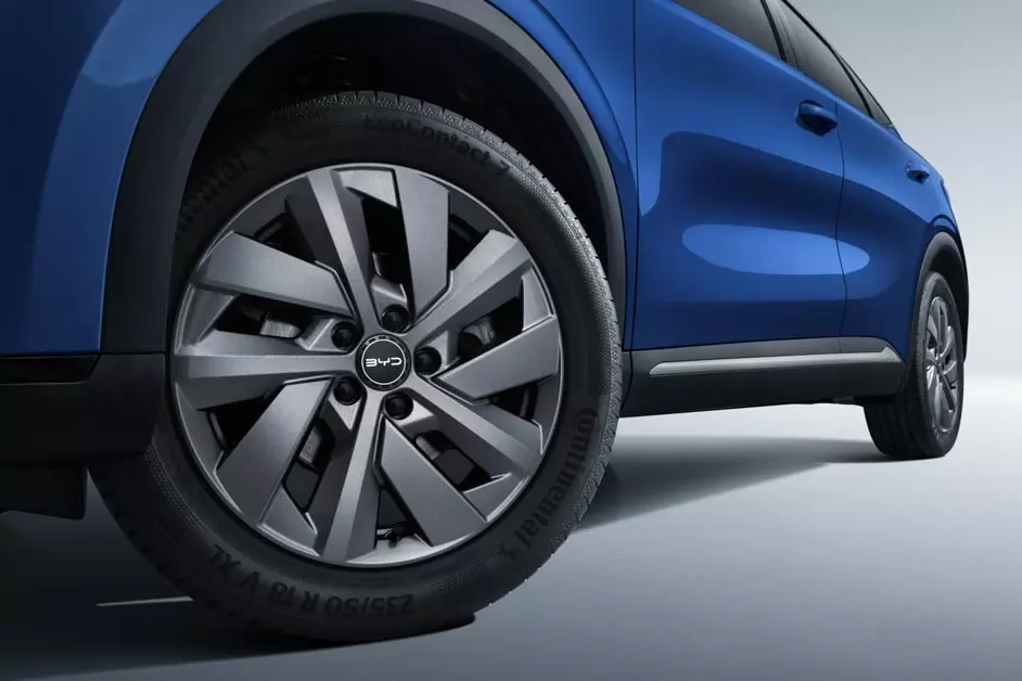 Cận cảnh mâm hợp kim màu xám của BYD Atto 3 Evo Cận cảnh mâm hợp kim màu xám của BYD Atto 3 Evo