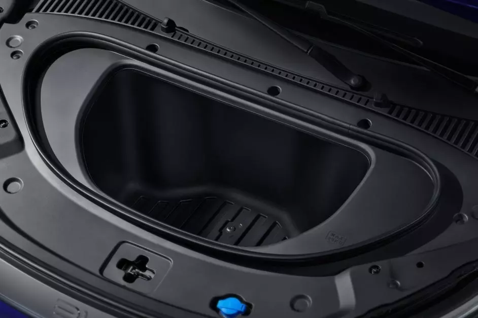 Cốp chứa đồ bên dưới nắp ca-pô của BYD Atto 3 Evo Cốp chứa đồ bên dưới nắp ca-pô của BYD Atto 3 Evo