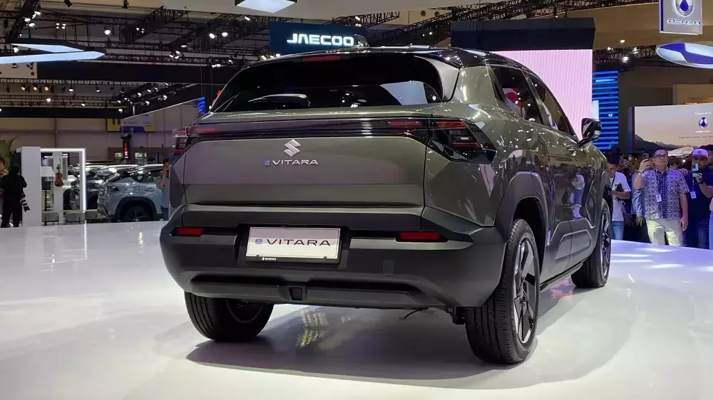 Suzuki e Vitara bán ở Indonesia thuộc bản cao cấp