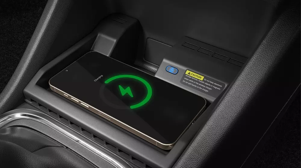 Nissan Gravite được trang bị sạc điện thoại không dây