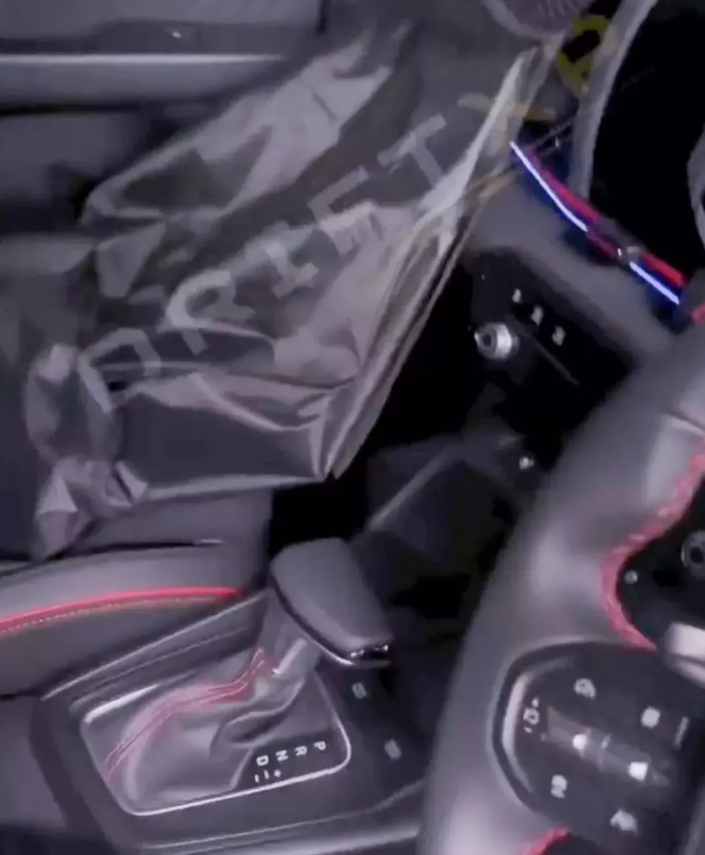 Hyundai Accent 2026 sở hữu những điểm nhấn màu đỏ trong nội thất Hyundai Accent 2026 sở hữu những điểm nhấn màu đỏ trong nội thất