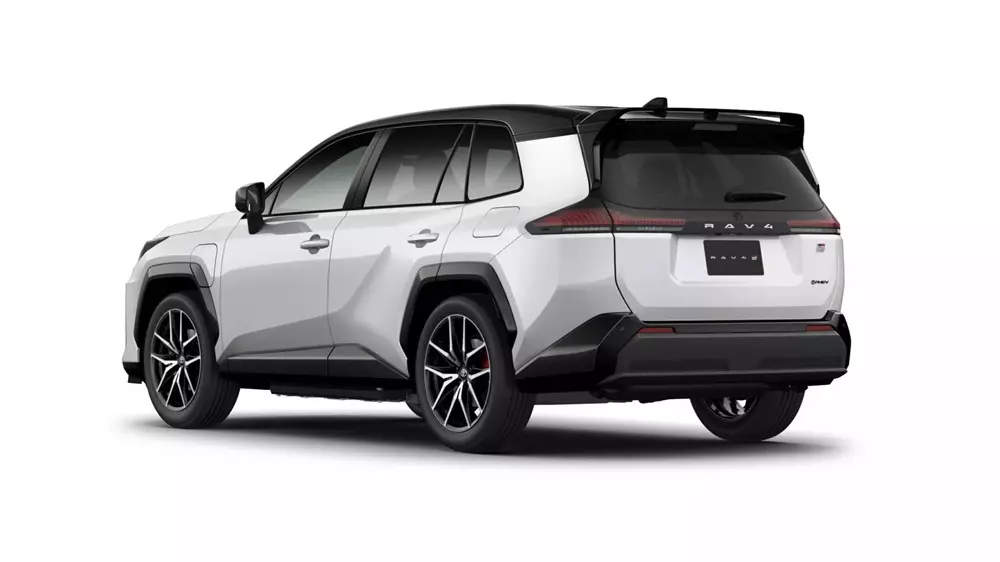 Toyota RAV4 PHEV 2026 tại Nhật sở hữu thiết kế tương tự xe bán ở châu Âu và Mỹ