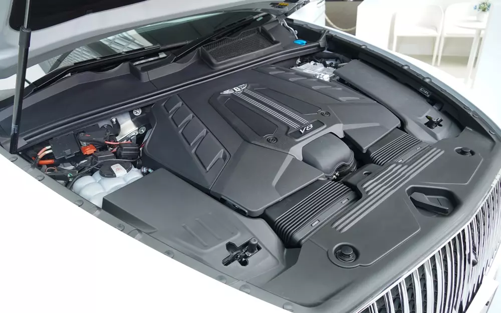 Bentley Bentayga Something Blue dùng động cơ V8 như bản thường Bentley Bentayga Something Blue dùng động cơ V8 như bản thường