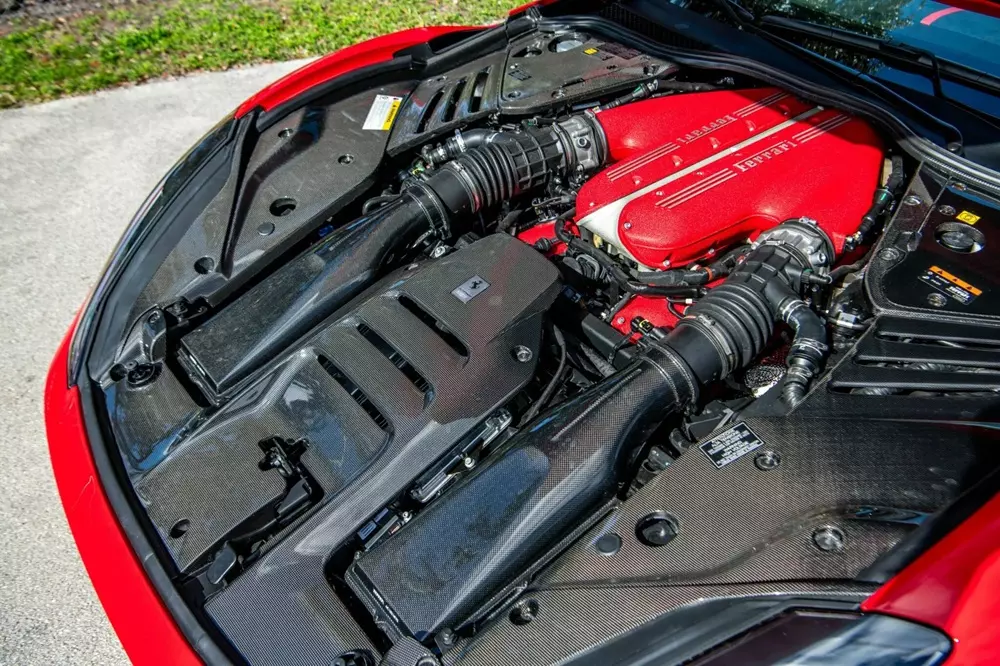 Động cơ của Ferrari 812 Competizione A Động cơ của Ferrari 812 Competizione A