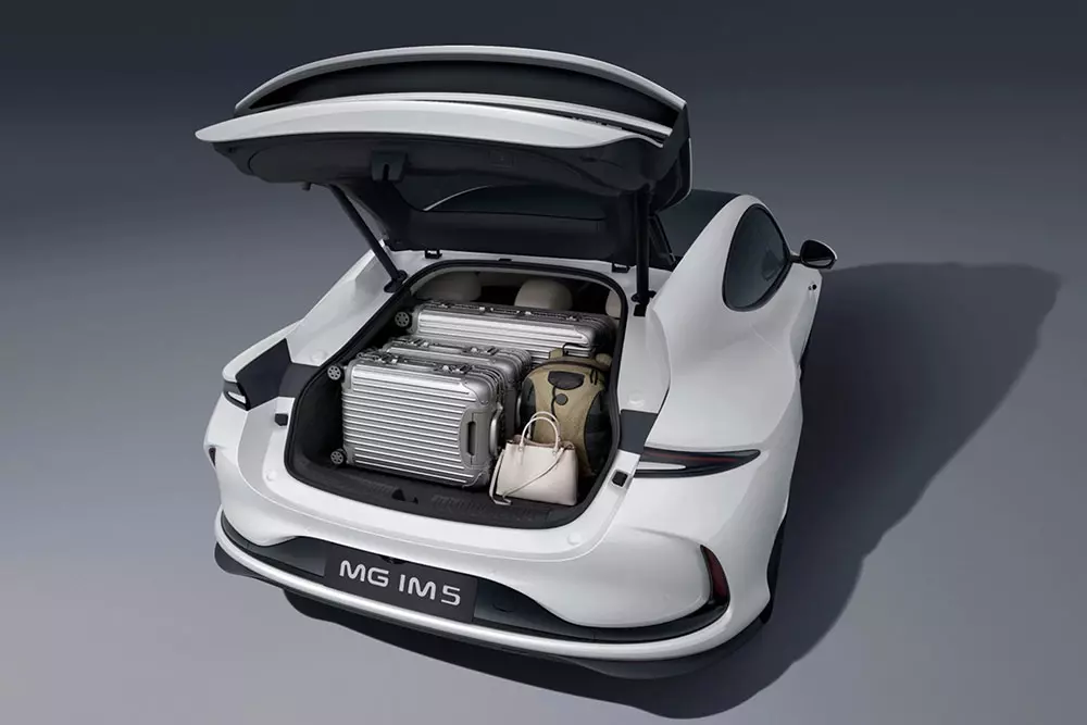 Cốp sau của MG IM5 Cốp sau của MG IM5