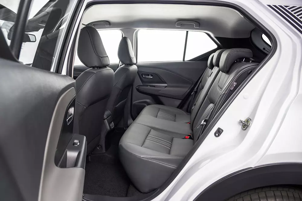 Hàng ghế sau của Nissan Kicks 2026