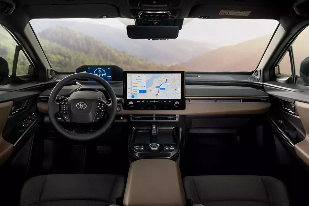 Khoang lái tạo cảm giác quen thuộc của Toyota bZ Woodland Khoang lái tạo cảm giác quen thuộc của Toyota bZ Woodland