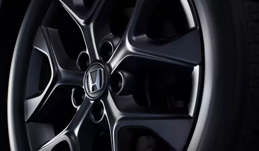 Mâm thể thao sơn màu đen nhám của Honda ZR-V Cross Touring 2026