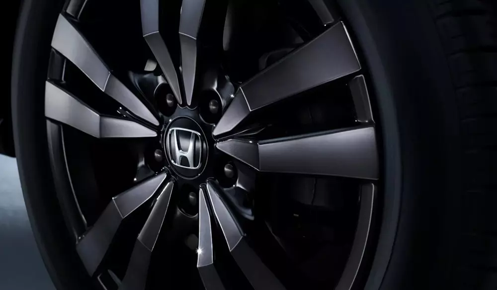 Mâm hợp kim màu đen Berlina Black của Honda ZR-V 2026 bản Black Style